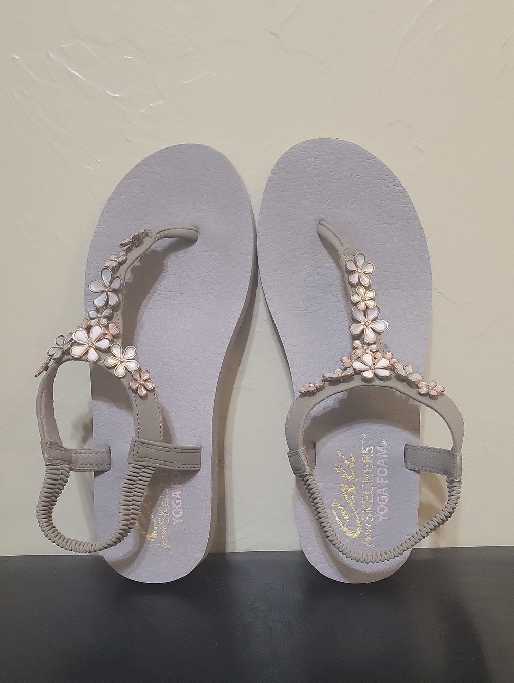 Skechers Meditation Glass Daisy Sandals Taupe Tan Multi Yoga Foam Cali Vegan 10 - Picture 3 of 4